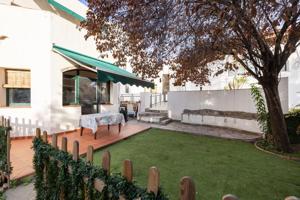 Amplio y Luminoso Piso en Caparacena, Atarfe - Ideal para Entrar a Vivir photo 0