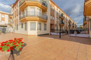 Piso de un dormitorio con un espacio extra garaje y trastero photo 0