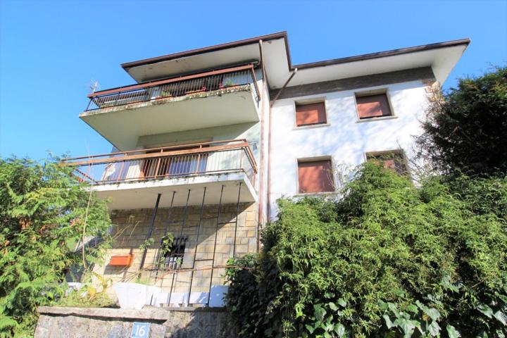 CASA BIFAMILIAR EN ZALLA, LA HERRERA CON TERRENO DE 756 M2 photo 0