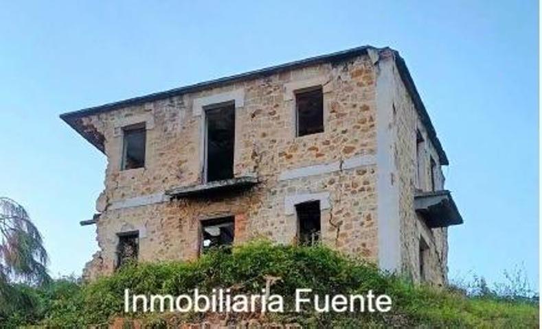 CASA PARA REFORMAR CON 40.000 M2 DE TERRENO EN ZALLA photo 0