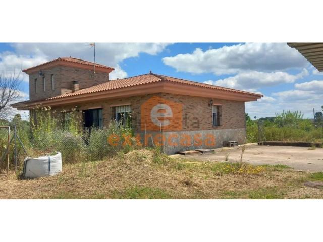 Chalet en Alquiler sin amueblar en Dehesilla del Calamón en Badajoz photo 0