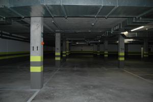 Oportunidad de comparar una magnifica plaza de garaje estratégicamente situada junto a Nervión photo 0