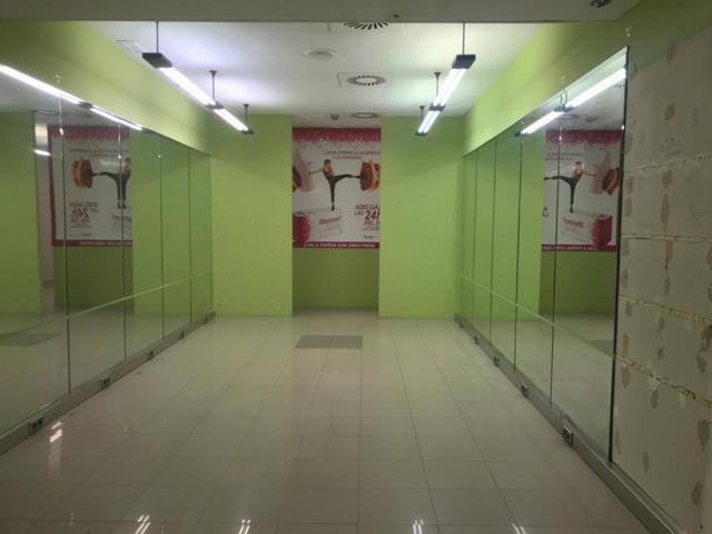 Local comercial en alquiler en Centro photo 0