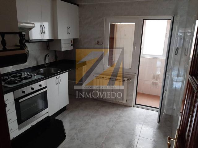 SE VENDE PISO AMPLIO AVENIDA TORRELAVEGA photo 0