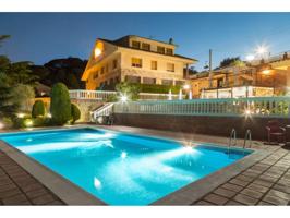Gran casa unifamiliar con piscina en Can Bosch. photo 0