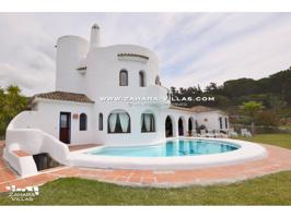 Villa exclusiva con vistas panorámicas al Estrecho en la playa de Los Alemanes photo 0