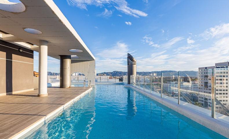 Vivienda única en edificio de diseño en Avd. Juan Carlos I con espectacular piscina comunitaria photo 0