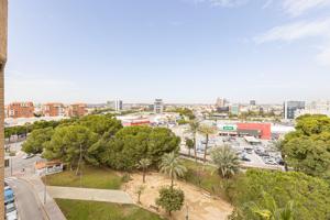 ¡Oportunidad Única en Zona Juan Carlos I! Piso de 240 m² con Vistas Despejadas. 2 Plazas de Garaje photo 0