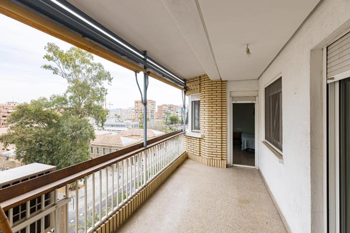 Magnífico piso en venta en Avda. Primo de Rivera photo 0