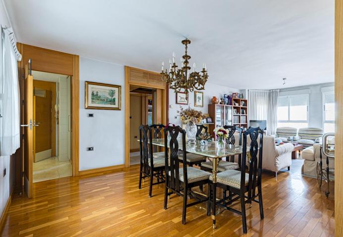 Magnífico piso en venta zona Gran Vía. photo 0