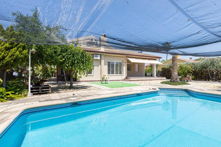 Magnífico chalet con piscina junto a Urbanización El Brazal photo 0