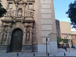 Magnifica plaza de garaje junto a la universidad La Merced !!!! photo 0