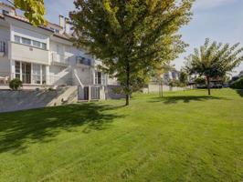 Unifamiliar Pareada En alquiler en Zona Avenida Europa, Pozuelo De Alarcón photo 0