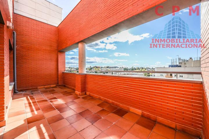  Ático En alquiler en Moncloa, Madrid photo 0