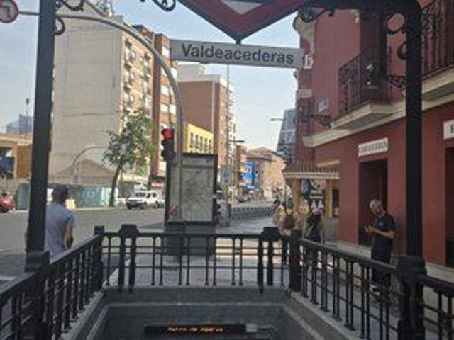 Piso En venta en Calle De Santiago Cordero, Tetuán, Madrid photo 0