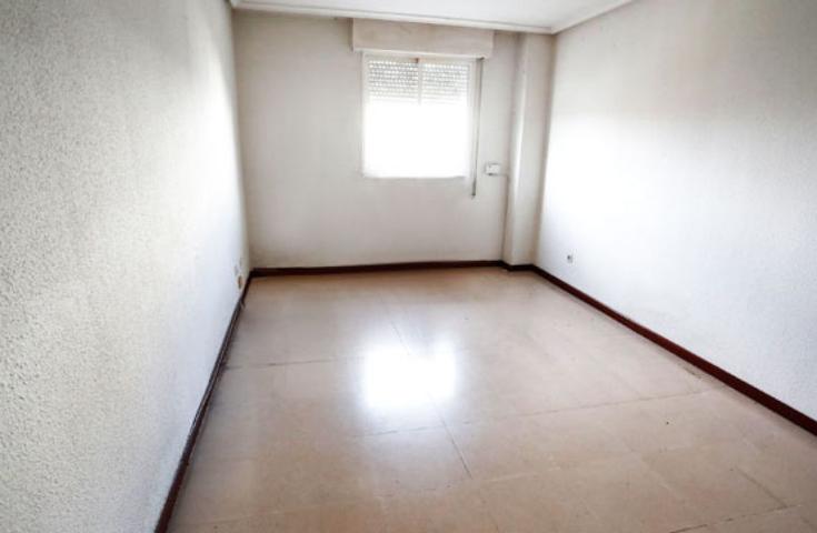 Urbis te ofrece un piso en venta en Santa Marta de Tormes, Salamanca. photo 0