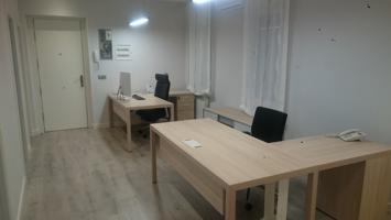 Urbis te ofrece un despacho en alquiler en zona Centro, Salamanca. photo 0