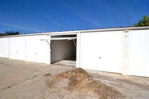 Urbis te ofrece una plaza de garaje cerrada en venta, zona Zarapicos, Pueblo, Salamanca. photo 0