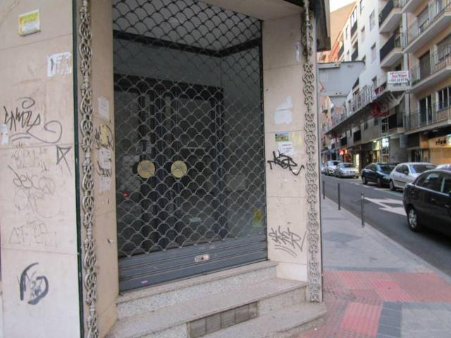 Urbis te ofrece local en alquiler en zona Labradores, Salamanca. photo 0