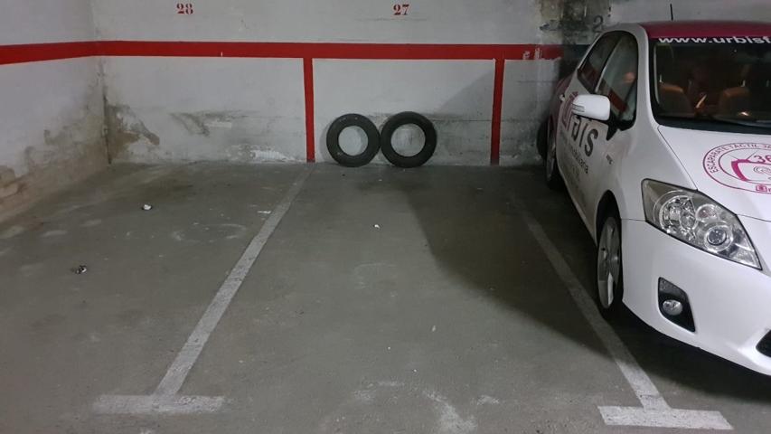 Urbis te ofrece una plaza de garaje en alquiler en zona San Esteban, Salamanca photo 0