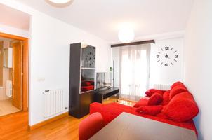 Urbis te ofrece un piso en alquiler en la zona de El Rollo, Salamanca. photo 0