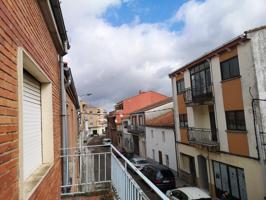 Urbis te ofrece una estupenda casa y local en venta en Vitigudino, Salamanca. photo 0