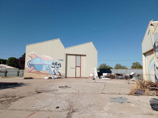 Urbis te ofrece una amplia nave industrial en alquiler en Los Villares, Salamanca. photo 0