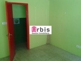 Urbis te ofrece un local comercial en alquiler en Garrido Sur photo 0