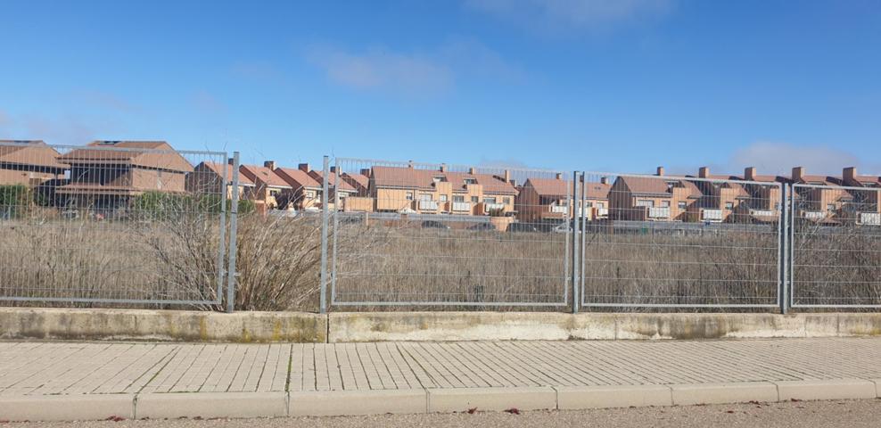 Urbis te ofrece parcelas urbanas en Aldeamayor de San Martín, Valladolid. photo 0