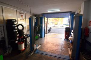Urbis te ofrece la venta de un local taller mecánico en zona Puente Ladrillo-Toreses, Salamanca. photo 0