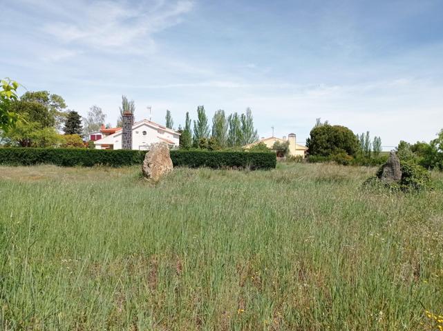 Urbis te ofrece una parcela en venta en zona Urbanización Mirasierra, Martinamor, Salamanca. photo 0