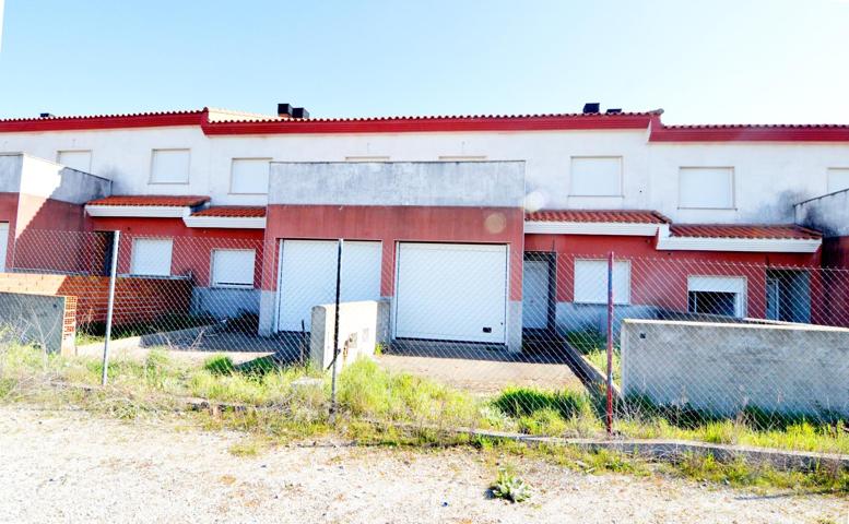 Urbis te ofrece unas estructuras en venta en Fuentes de Oñoro, Slamanca. photo 0