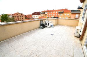 Urbis te ofrece un Ático apartamento en venta en zona Pizarrales , Salamanca. photo 0