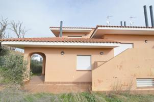 Urbis te ofrece un chalet pareado en venta en Urb. Oasis Golf, Carrascal de Barregas, Salamanca. photo 0