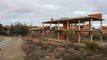 Urbis te ofrece una parcela en venta en Urbanización Oasis Golf, Carrascal de Barregas, Salamanca. photo 0