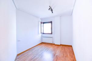 Urbis te ofrece un apartamento en venta en Castellanos de Moriscos, Salamanca. photo 0