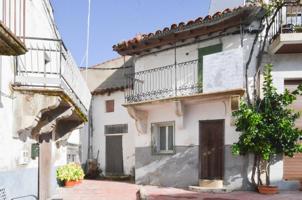 Urbis te ofrece una casa con almacén en venta en Villarino de los Aires, Salamanca. photo 0