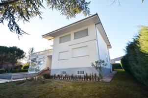 Urbis te ofrece un chalet y una parcela en venta en Santa Marta de Tormes, Salamanca. photo 0