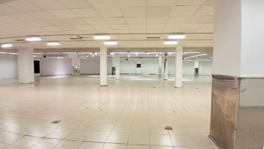 Urbis te ofrece un amplio local comercial en venta en la zona de Teso de la Feria, Salamanca. photo 0