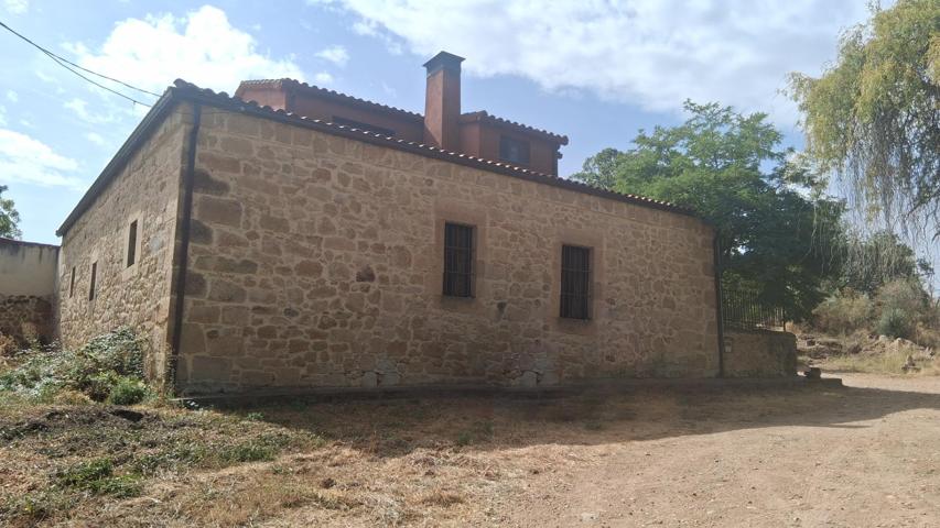 Urbis te ofrece una casa en venta en zona Santibáñez del Río, Doñinos de Salamanca, Salamanca. photo 0
