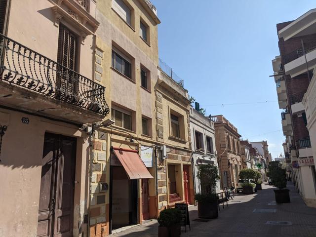 EDIFICIO DE DOS CASAS EN EL CENTRO HISTÓRICO DE PREMIÀ DE MAR photo 0