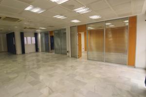 Alquiler de Oficina en le Paseo de Almería. photo 0
