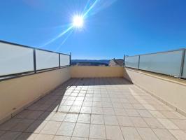 PISO CON GRAN TERRAZA, PKG Y TRASTERO! photo 0