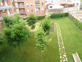 Fantástico piso con plaza de aparcamiento en la zona alta del Barrio de las Flores de Igualada photo 0