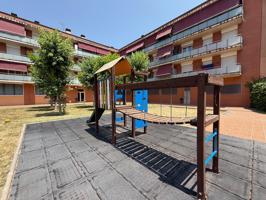Fantástico piso con plaza de aparcamiento en la zona alta del Barrio de las Flores de Igualada photo 0