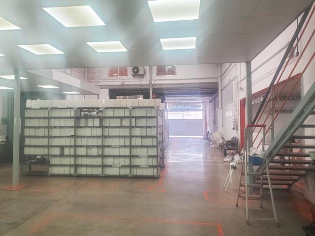 ALQUILER DE NAVE CON ALTILLO Y OFICINAS EN CATARROJA photo 0