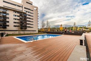 Piso en Sabadell con parking, trastero y zonas comunitarias piscina, padel photo 0