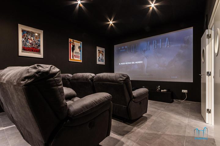 La Casa más Exclusiva en el centro de Sabadell, de Cine! Espacio, Elegancia y Confort sin Igual photo 0