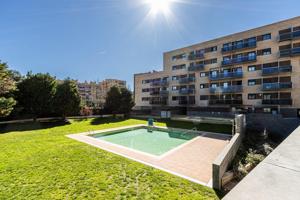 '¿BUSCAS PISO en SABADELL? Esto es otro NIVEL 😮 | 3 Habitaciones + 2 TERRAZAS +2 PARKINGS+ PISCINA photo 0