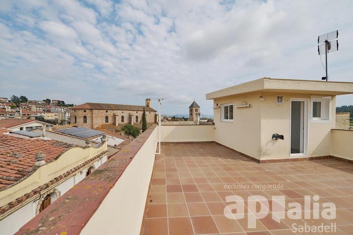 Bonita casa en la Plaza de Dalt de Sentmenat photo 0